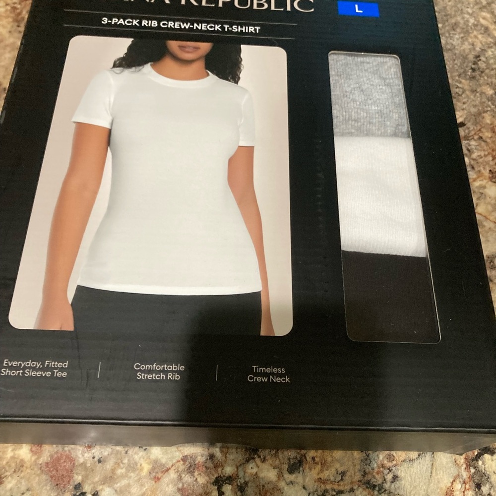 Banana Republic Women's White,  black and gray  Ribbed Crew Neck Tee (3)